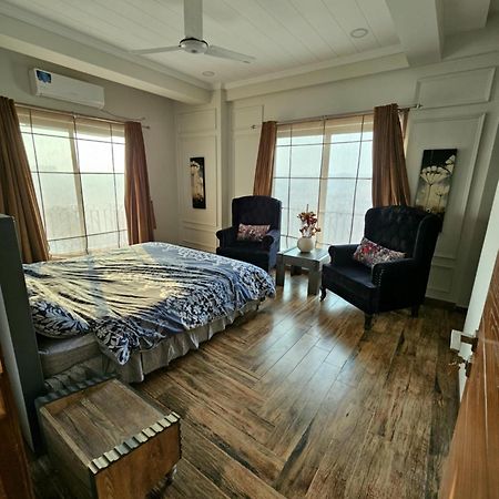 Aesthetic Scenic Luxurious Apartment - Bahria Heights 라왈핀디 외부 사진