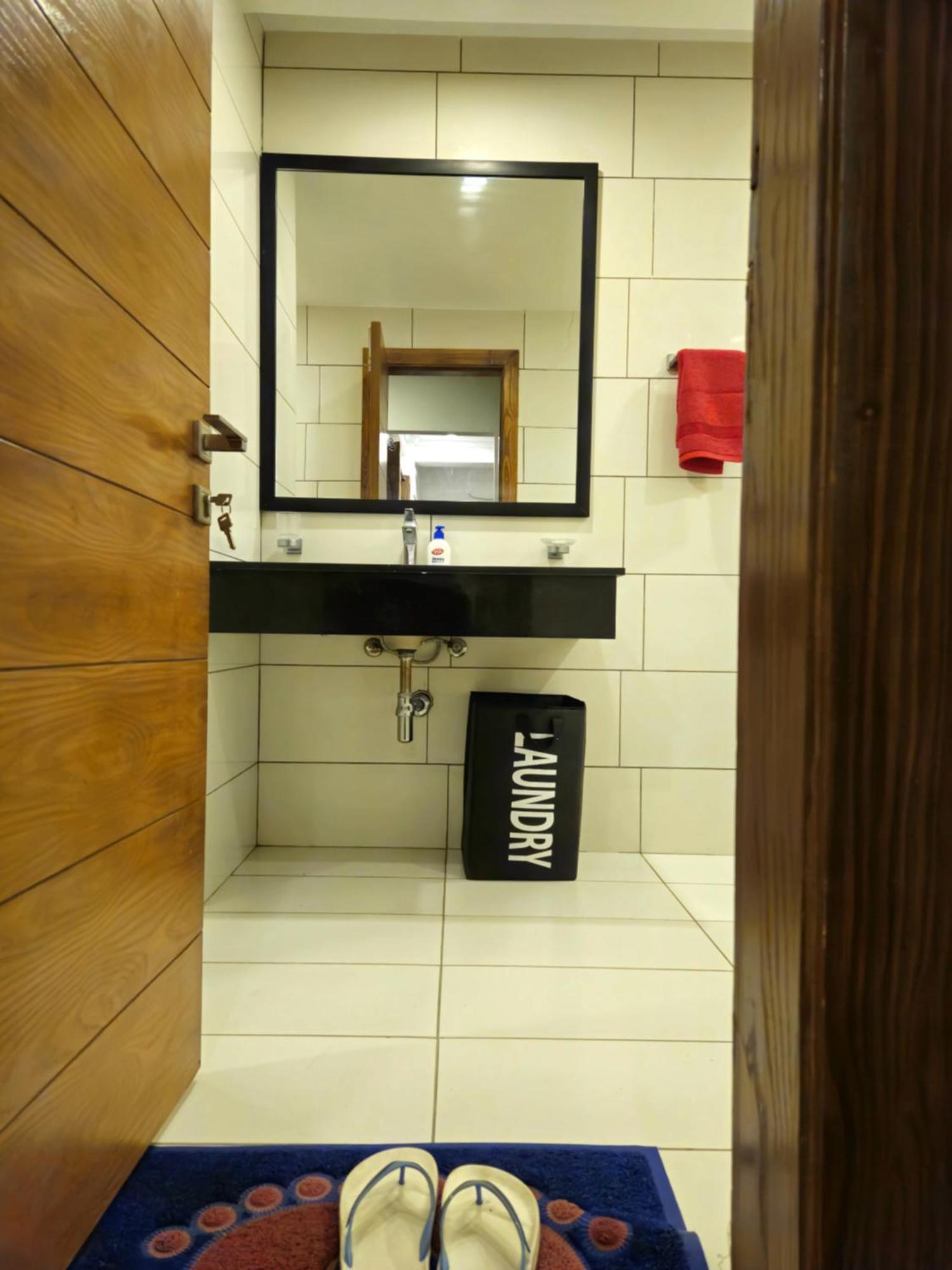 Aesthetic Scenic Luxurious Apartment - Bahria Heights 라왈핀디 외부 사진